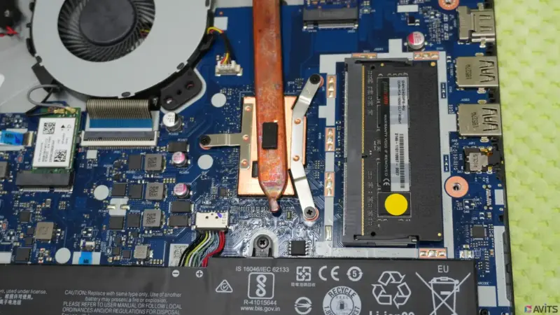 
メモリスロットにもう１枚４GBを追加で合計８GBになりました