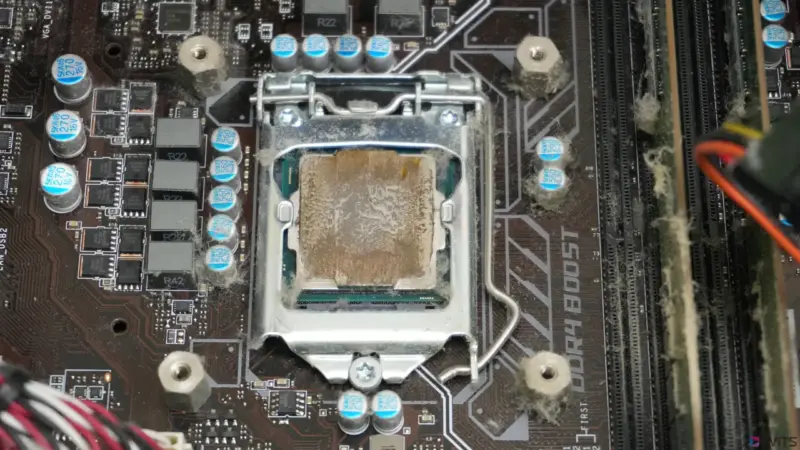 マザーボードもCPUも使うのは難しい状態です