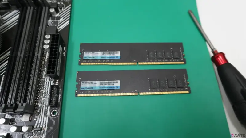 メモリーはDDR4 8GBを2枚
