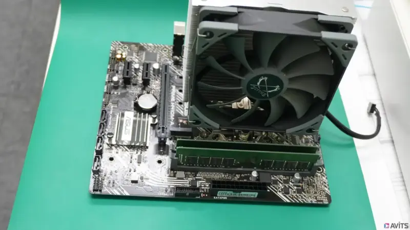 新しいファンを追加し高温対策バッチリ。