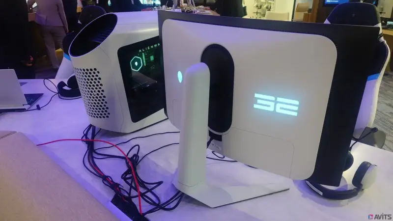 未来を予感させる、圧倒的な存在感を放つゲーミングPC。