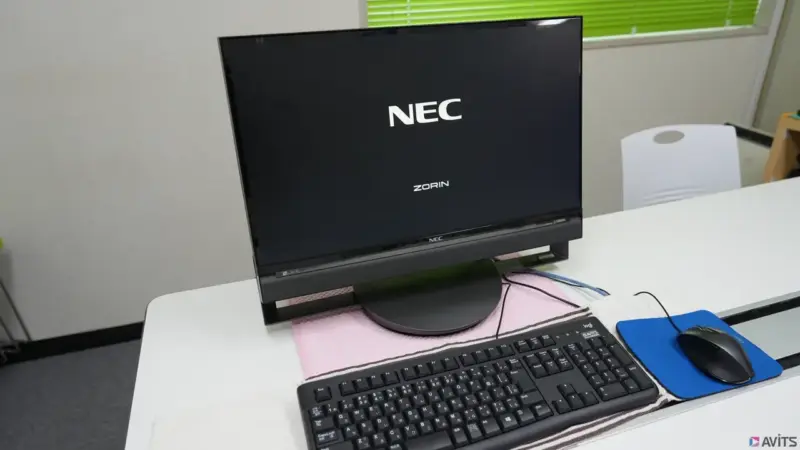 Zorin OSが起動している様子。Windowsであれば企業ロゴの下にはスピナーが回るところにZorinのロゴがあるのがとっても新鮮！