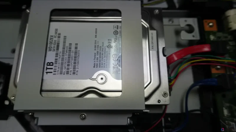 稼働時間が1,700時間のHDD。データドライブとしてフォーマットしてからm.2 SSDからデータを移動しました。