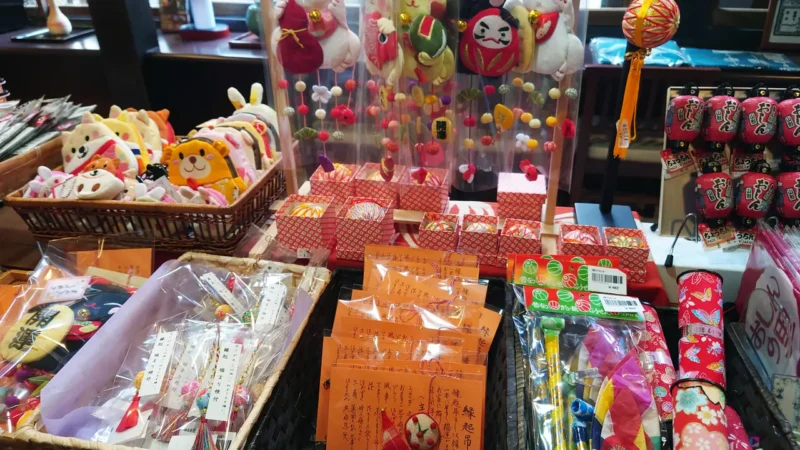 和小物をおみやげにするのもいいですね。