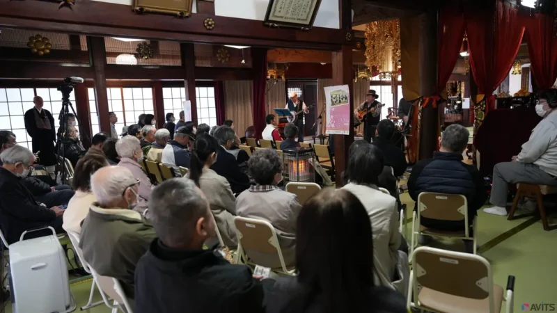 立ち見が出ている席のあたりからの１枚。前列が空いているのがもったいないかもしれません…。