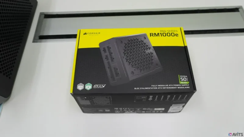 ミドルクラスとはいえ2万円もする高級電源。ATX3.1規格対応の高品質電源です。よく見ると+12Vラインだけで1000W！