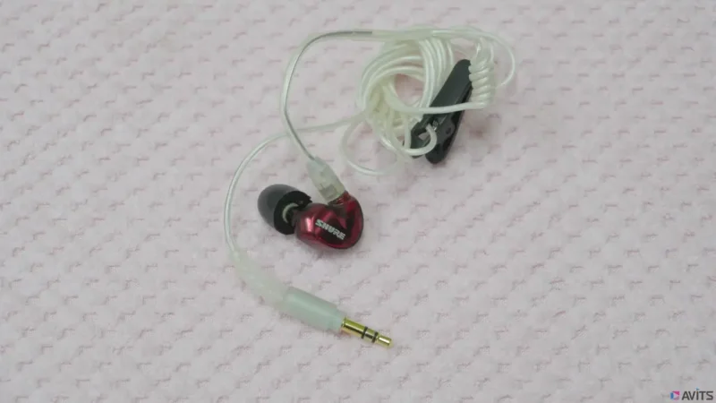 当社で使用しているMMCX対応イヤホンケーブル。モノラルでも３極タイプのものがあります。これだとPCに挿しても大丈夫です。