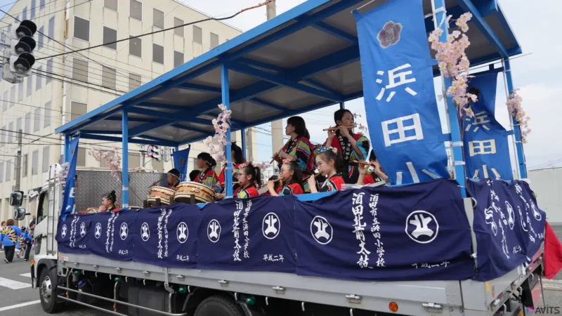 にぎやかなお囃子は演奏する側も見る側も楽しめます。