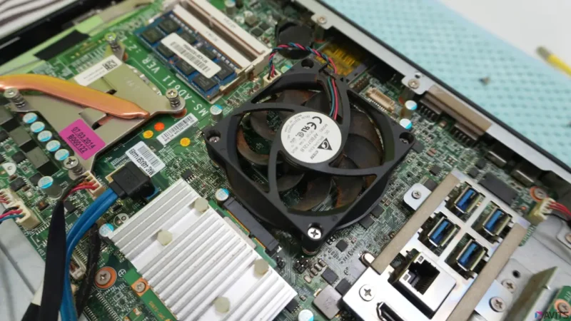 部品交換とデータ移行で使え続けそうです。