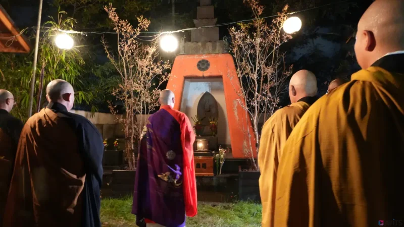 地蔵堂で厳かに祈祷が始まりました