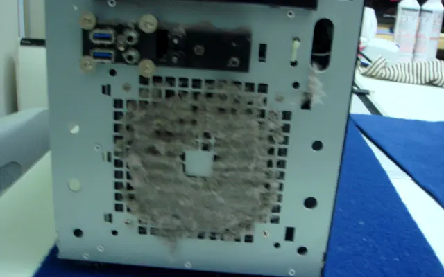 ケースファン吸気口の目詰まり