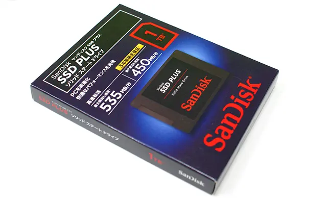1TB SSDのパッケージ
